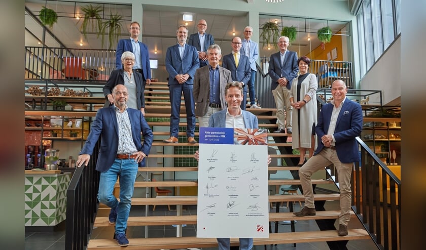 De wethouders en de IBN. (Foto: Wouter van Assendelft)