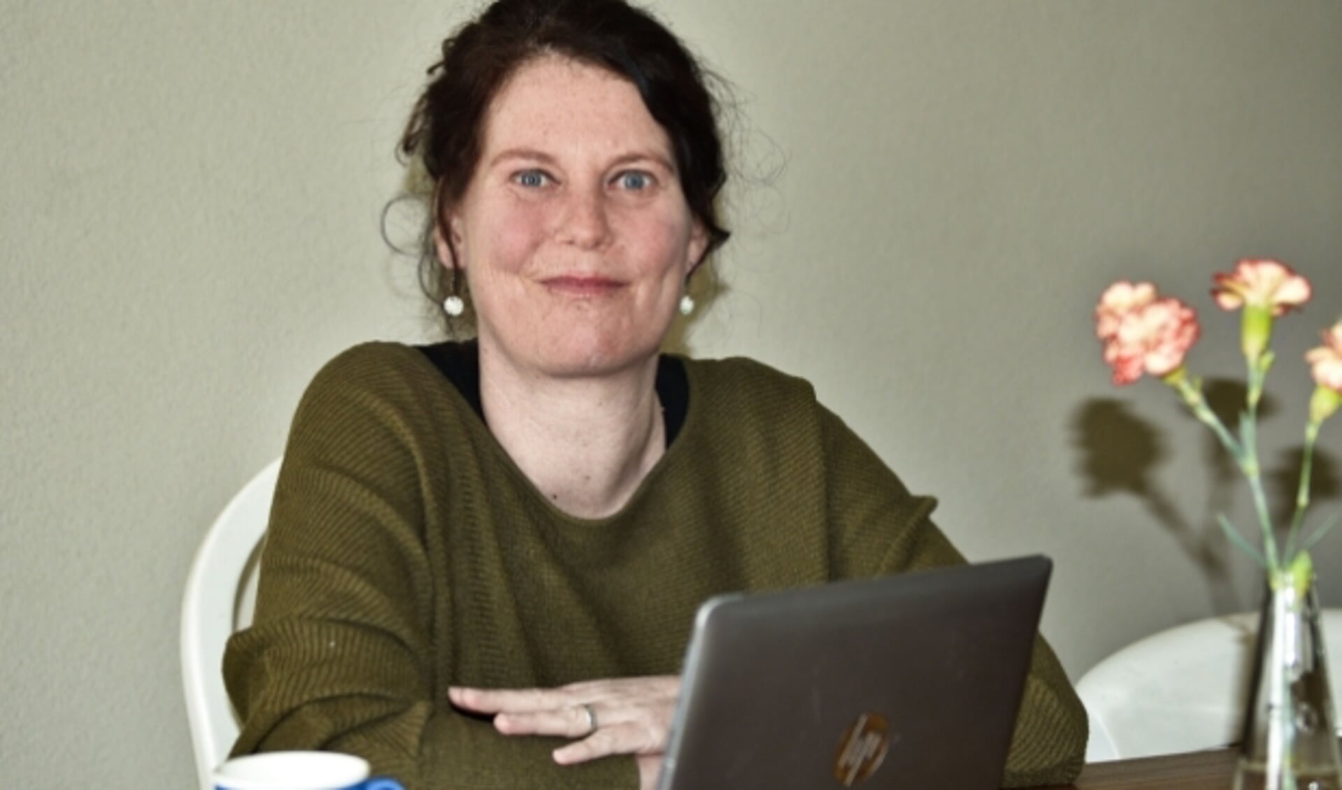 Nicole van Lierop is chatvrijwilliger bij de Luisterlijn. Ze is een van de vijftig geportretteerde Bossche vrijwilligers in de campagne die deze week van start is gegaan.