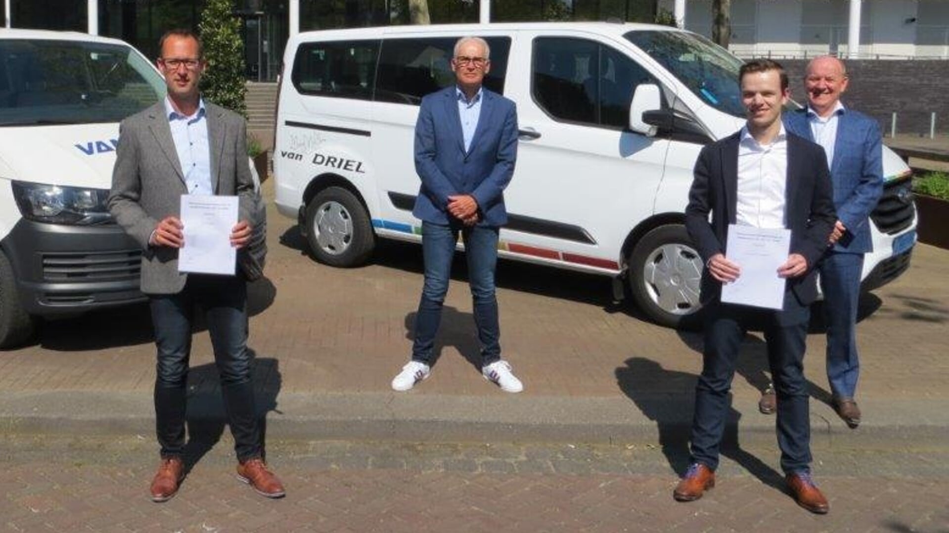 Archieffoto: Taxibedrijven Van Driel en Van Dijk organiseren sinds 2021 het leerlingenvervoer.