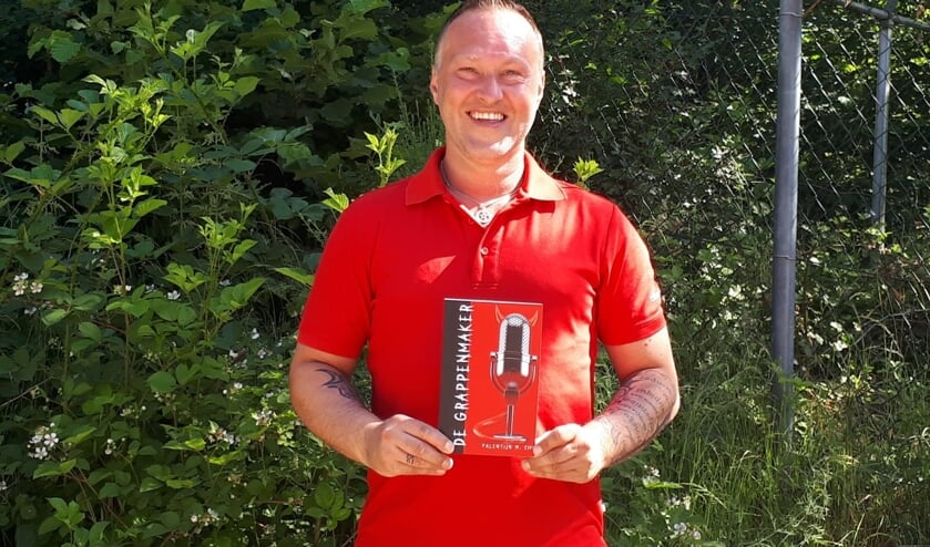 <p>De grappenmaker is online verkrijgbaar en is binnenkort bij boekhandel Schellen te koop.</p>