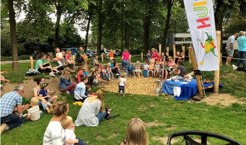 <p>Huis73 leest deze zomer voor op verschillende locaties in Den Bosch en omliggende dorpen.</p>