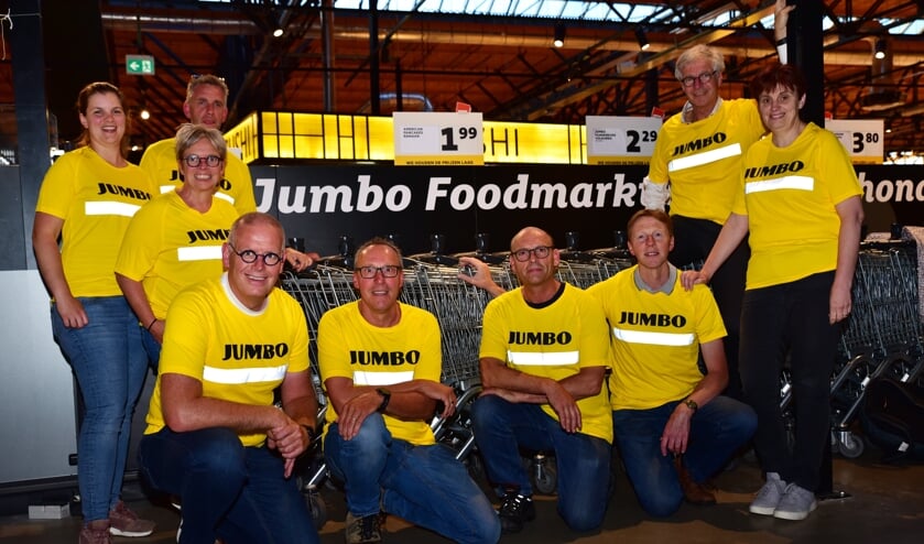 <p>Roparun team Jumbo Logistiek, teamcaptain Paul van den Broek staat rechtsboven.</p>