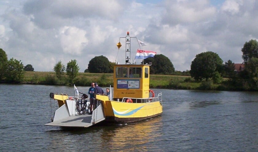 <p>Vanwege de vele regenval zijn de pontjes uit de vaart genomen.</p>