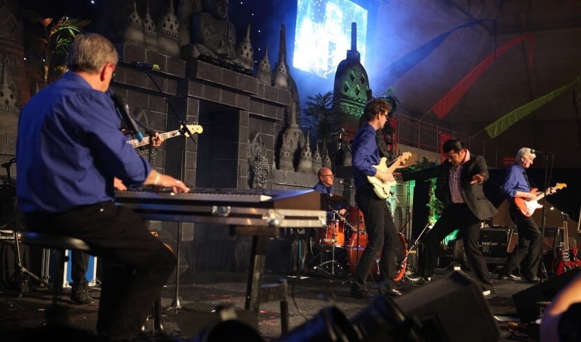 <p>Het optreden van The Explosion Rockets in zaal Kentering in Rosmalen is verplaatst naar zondag 17 oktober.</p>