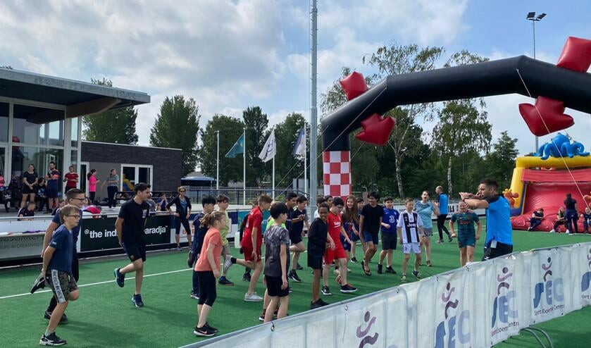 Deelnemers aan de Unieke Rusheuvel Run.