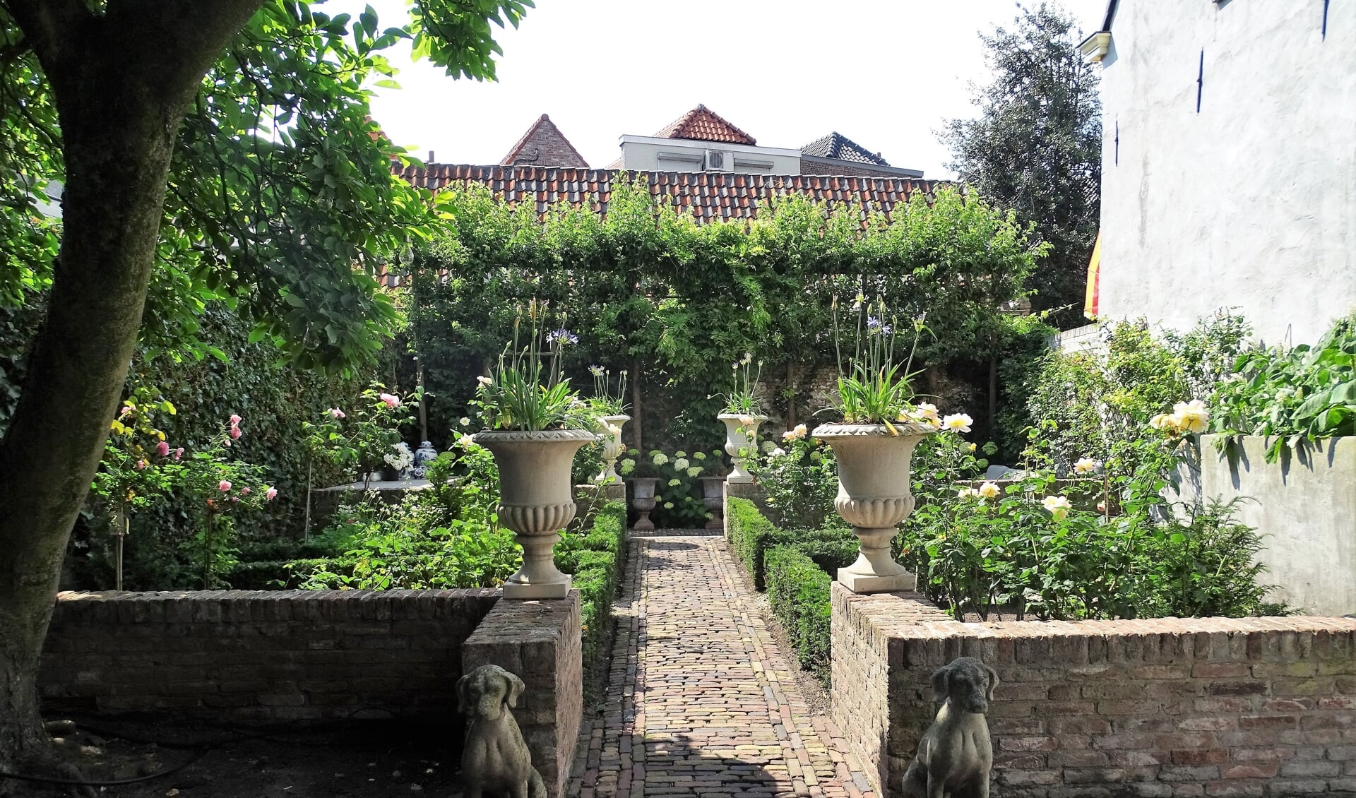 Op zondag 18 juli zetten 15 grote en middelgrote tuinen in Den Bosch de (tuin)deuren open voor publiek.