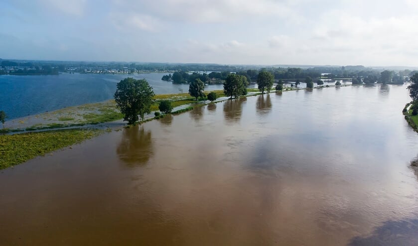 Hoog water in Maren-Kessel. (Foto: Gabor Heeres, Foto Mallo)