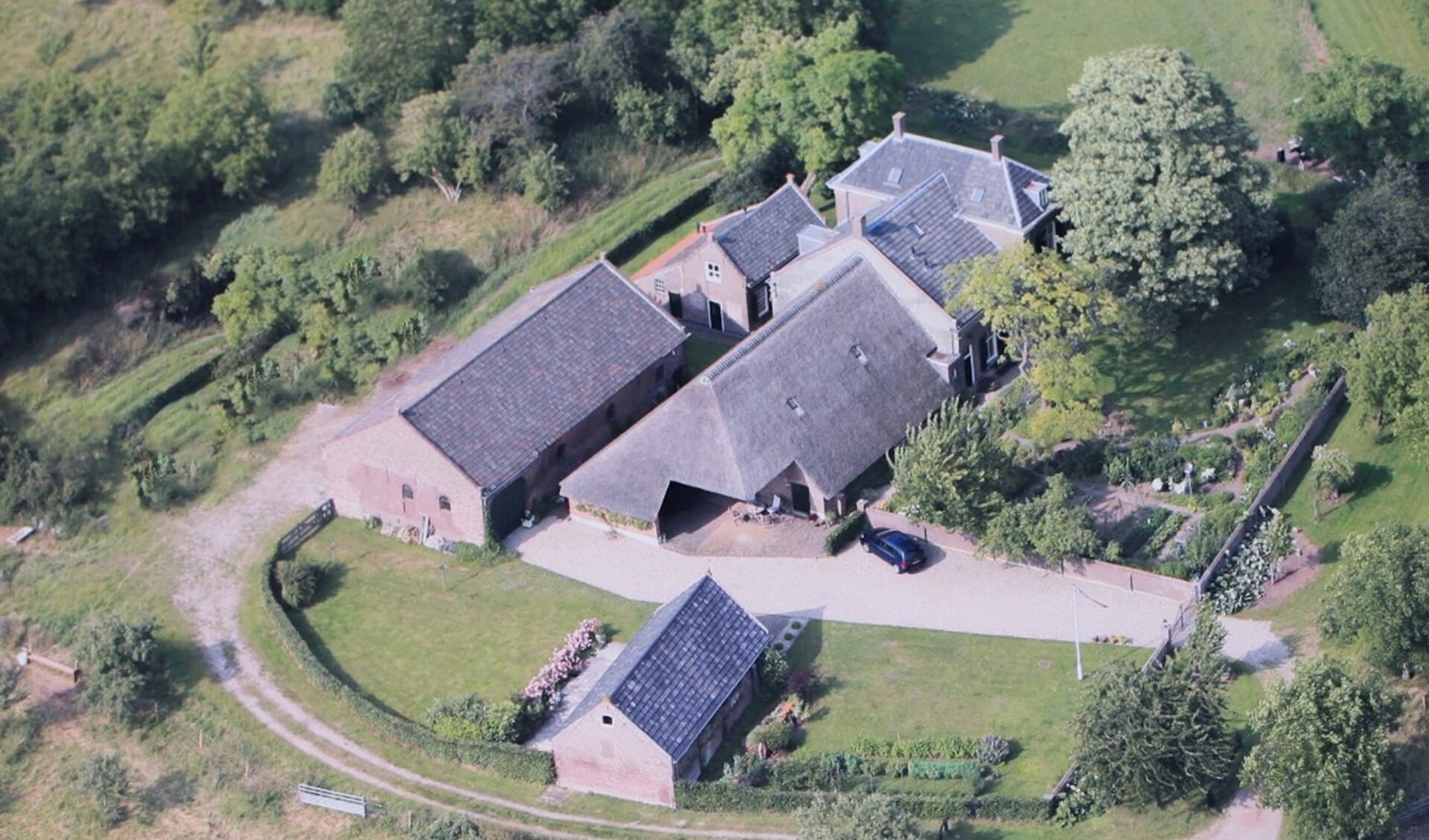 Boerderijcomplex De Voorne in Heerewaarden. Sinds 1999 is Natuurmonumenten beheerder van het 20 hectare grote gebied bij Fort de Voorn. 