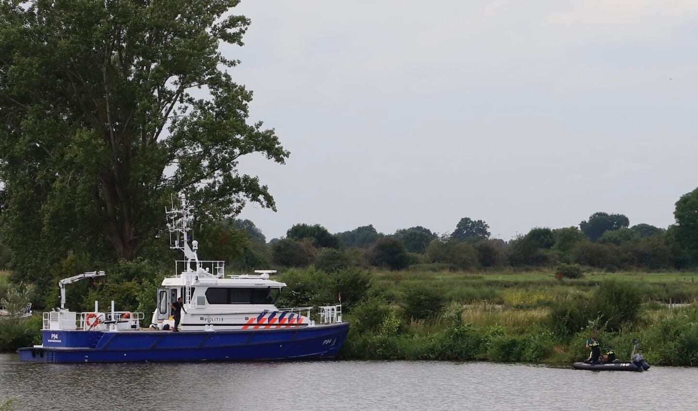 De politie heeft een lichaam gevonden in de Maas.