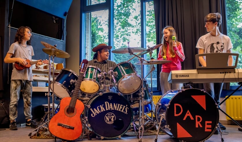 <p>In de functionele lokalen van De Tijd en Ruimte - zoals het theater, het ontdeklokaal en de werkplaats - kan ieder zijn of haar passie verder ontplooien.</p>