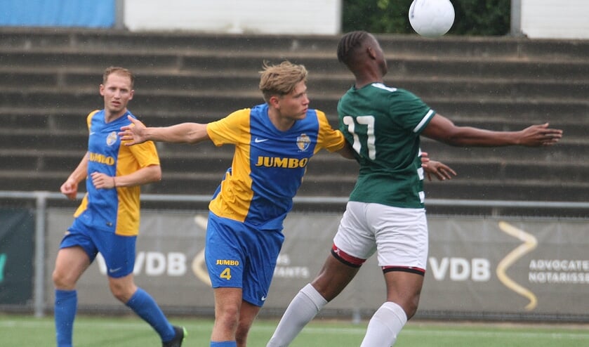<p>Verdediger Bram Besems jeugdig talent dicht bij een basisplek </p>