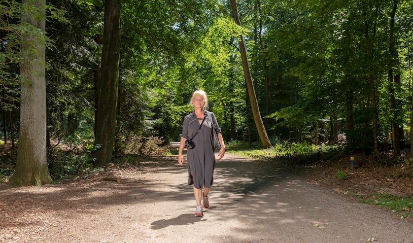 <p>Mayke Muller kreeg de diagnose MS en is toen gaan wandelen. Met professionele begeleiding keek zij wat mogelijk was.</p>