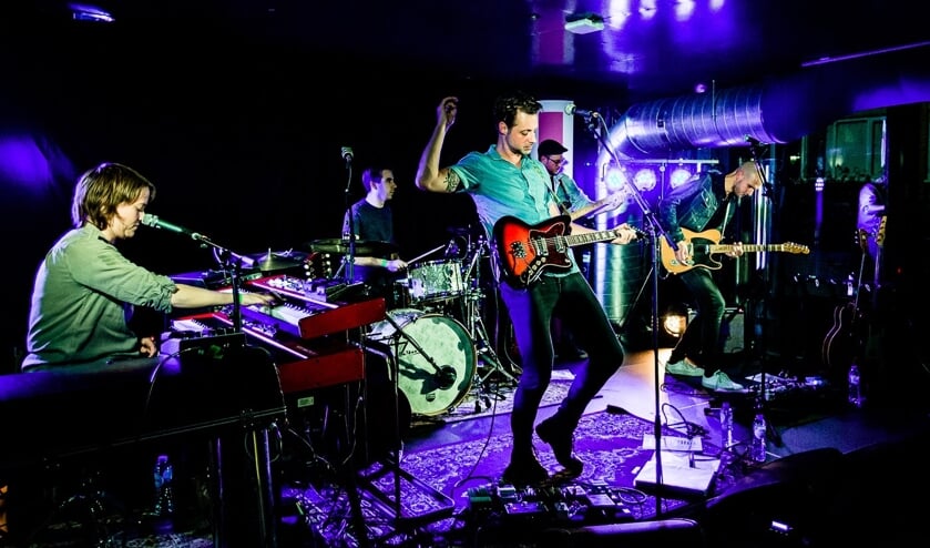 <p>Mercy John en band.</p>