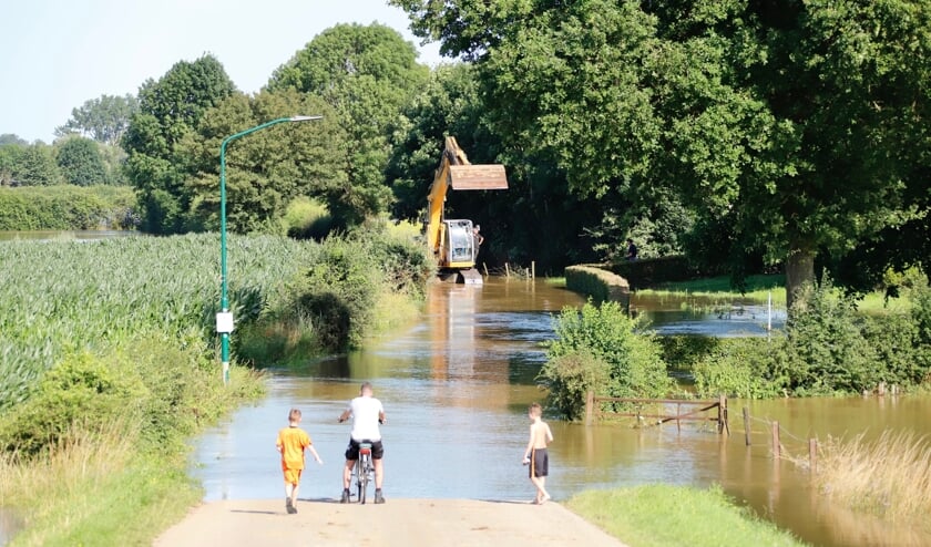<p>Afgelopen zomer kende de Maas een ongekende hoogwaterpiek. Dit zorgde in de buurt van Boxmeer voor veel overlast.</p>
