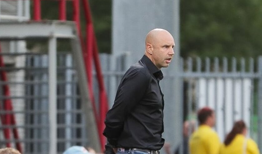 <p>TOP Oss-trainer Bob Peeters. (Foto: Hans van der Poel)</p>