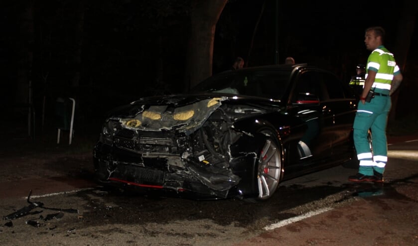 <p>Twee auto's total-loss na ongeluk in Nistelrode.</p>