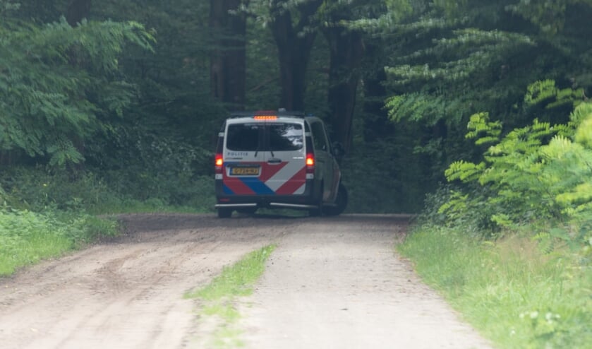 De politie is op zoek naar een winkeldief in Overloon.