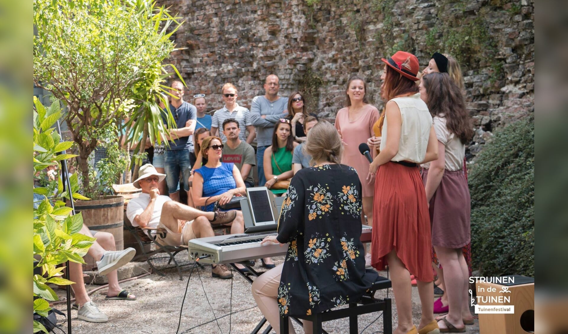 Zondag 5 september stellen gastvrije Bosschenaren hun tuin open en trakteren de bezoekers op verrassende optredens. (Foto: Tessa de Geus)