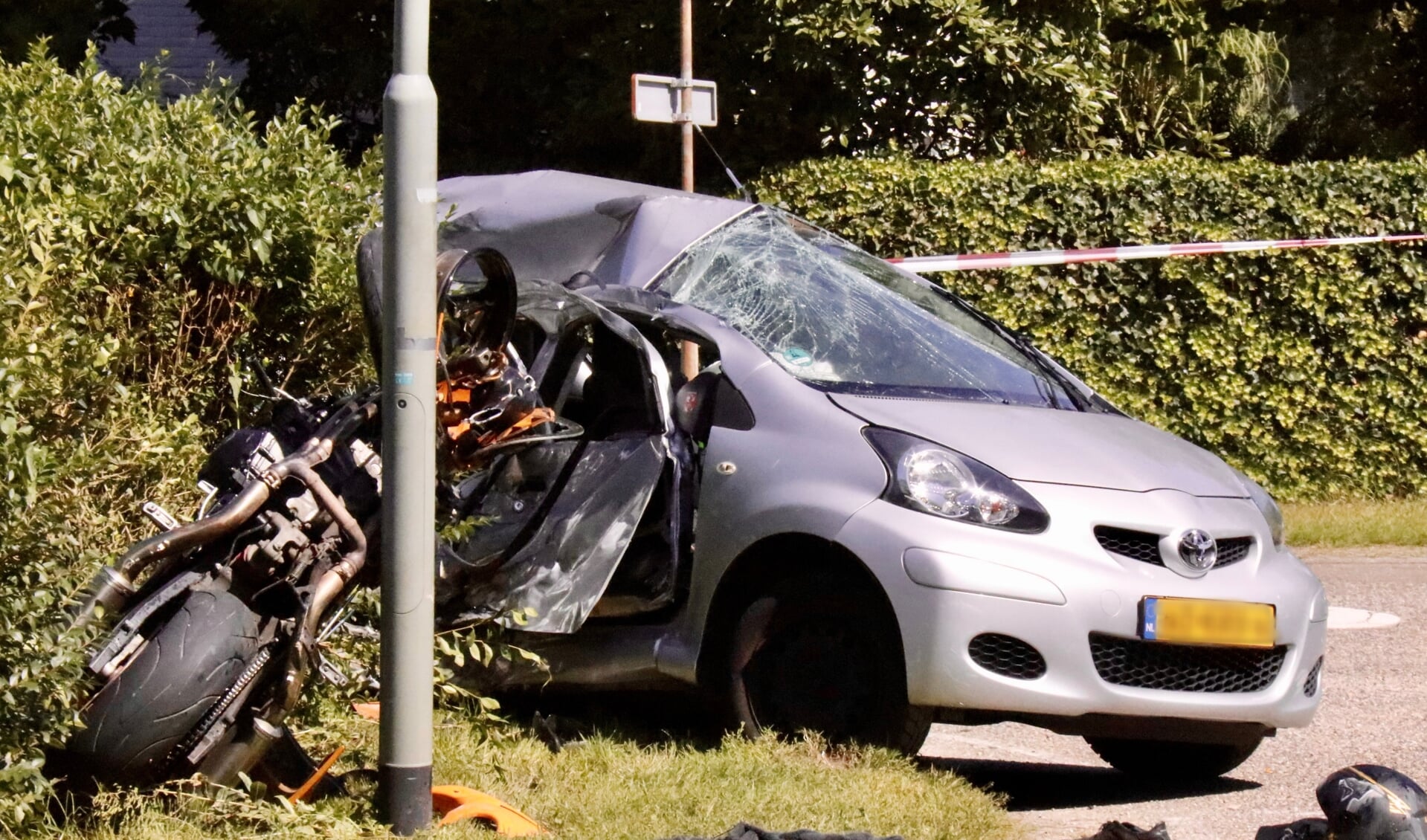De motorrijder overleed aan de gevolgen van het ongeval van zaterdag in Nieuw Bergen.