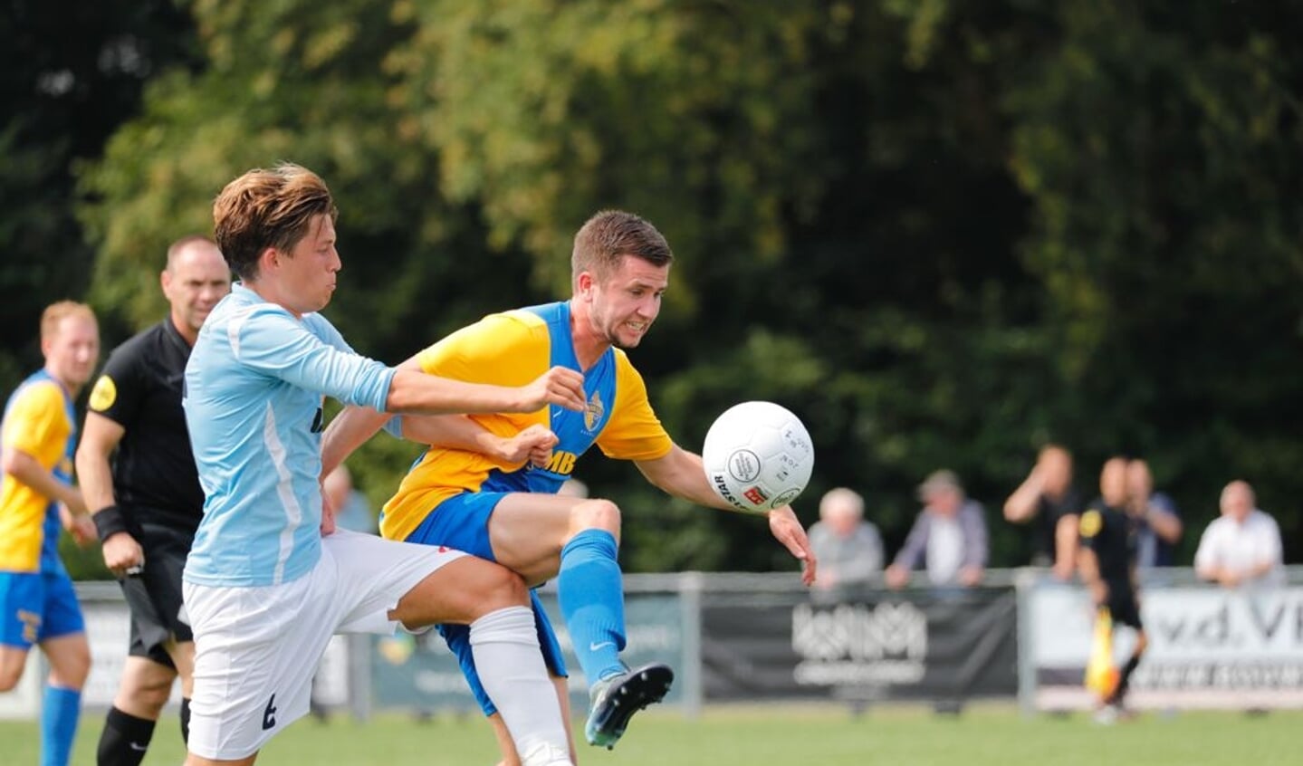 Blauw Geel'38 - O.S.S.'20. (Foto: Jeroen Engelen)