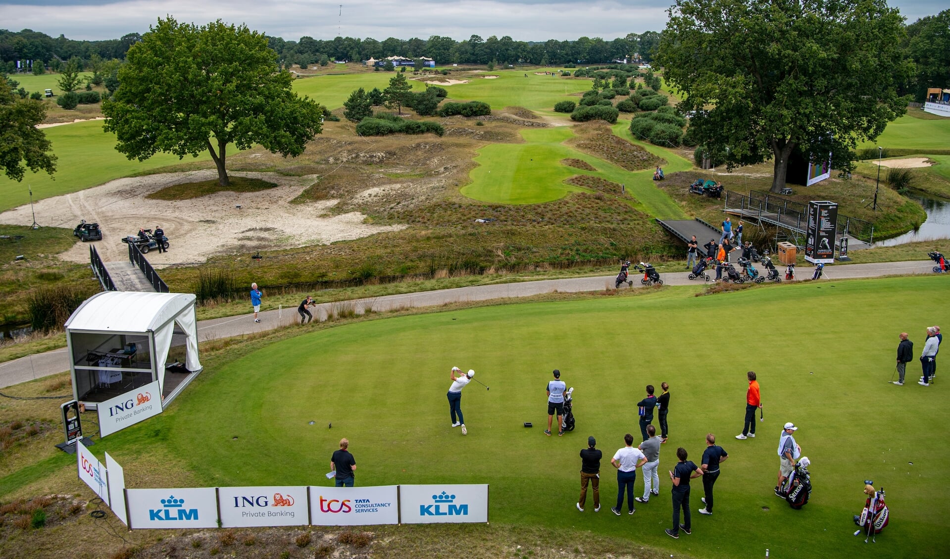 Teebox Hole 1 tijdens de eerste dag van de Dutch Open op Bernardus Golf in Cromvoirt.