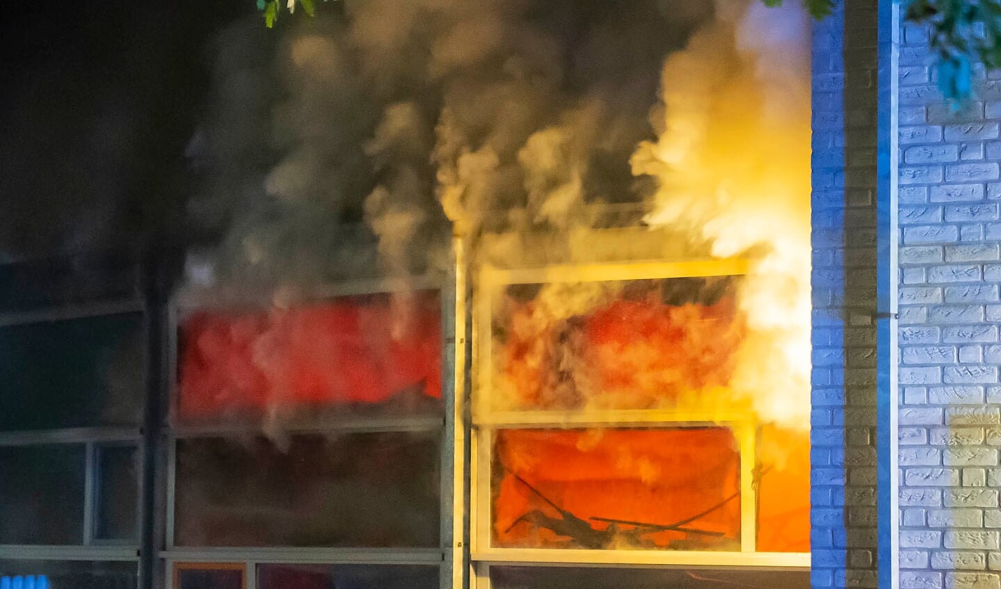 Brand in basisschool John F. Kennedy. (Foto: Gabor Heeres, Foto Mallo)