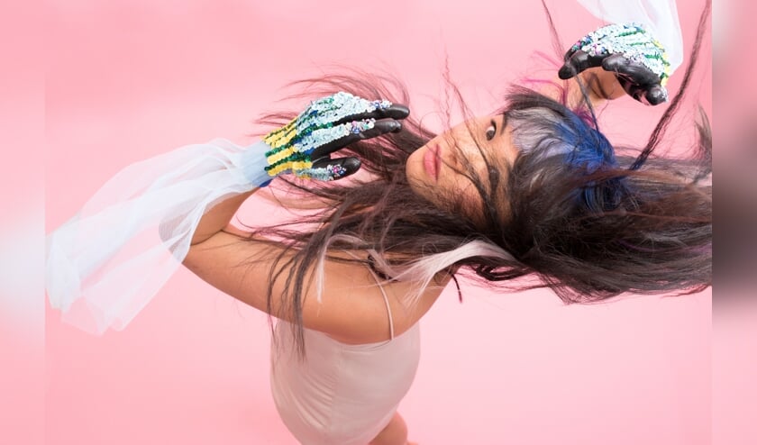 <p>Schrijfster, theatermaker en actrice Nhung Dam liep afgelopen jaar zoveel kilometers, dat ze helemaal van Amsterdam naar Sicilië had kunnen lopen. (Foto: Imke Panhuijzen)</p>