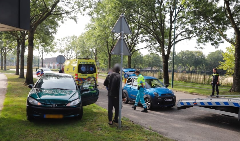 Beide voertuigen raakten beschadigd.