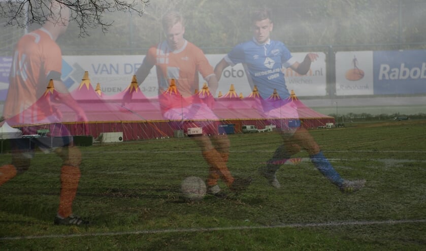 <p>Zondag gaat het voetbal weer los voor alle amateurs</p>