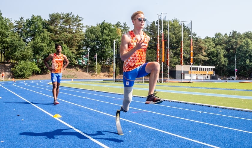 <p>Levi Vloet uit Linden haalde tijdens de Paralympische Spelen een finaleplek bij de 200 meter sprint.</p>