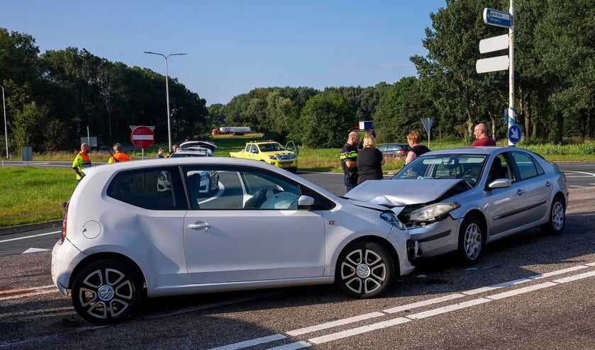 Ongeval in Ravenstein. (Foto: Gabor Heeres, Foto Mallo)