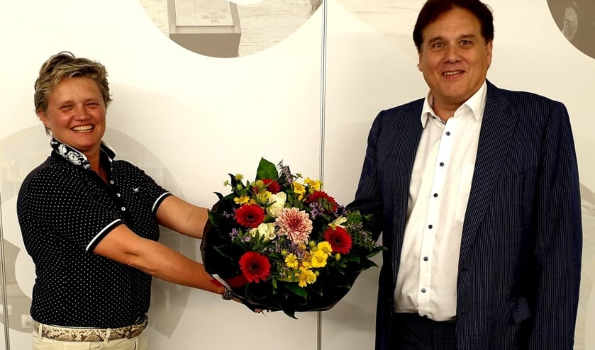 Janine van Hulsteijn is opnieuw lijsstrekker bij de VVD in Gennep. Rechts Ronald van Broekhuysen.