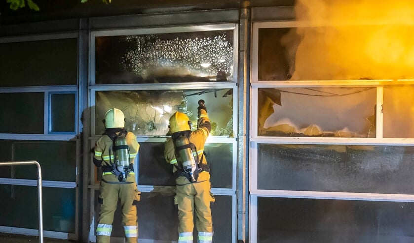 Brand in basisschool John F. Kennedy. (Foto: Gabor Heeres, Foto Mallo)