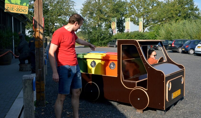 <p>Eén van de nieuw trucks in de dierentuin. (foto: Henk Lunenburg)</p>