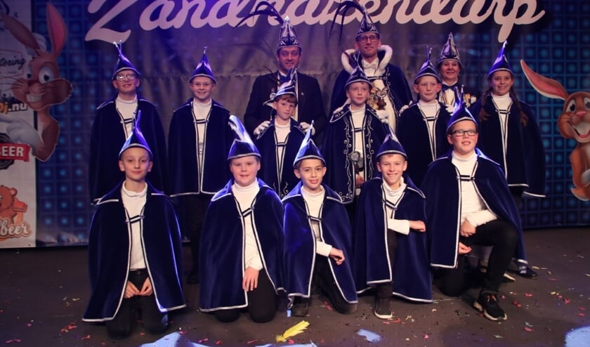 <p>De jeugdraad van XI is een gezellige club jongens en meiden die tijdens carnaval regeert over de jeugd van Zandhazendurp. Nieuwe leden -jongens én meisjes - zijn van harte welkom.</p>