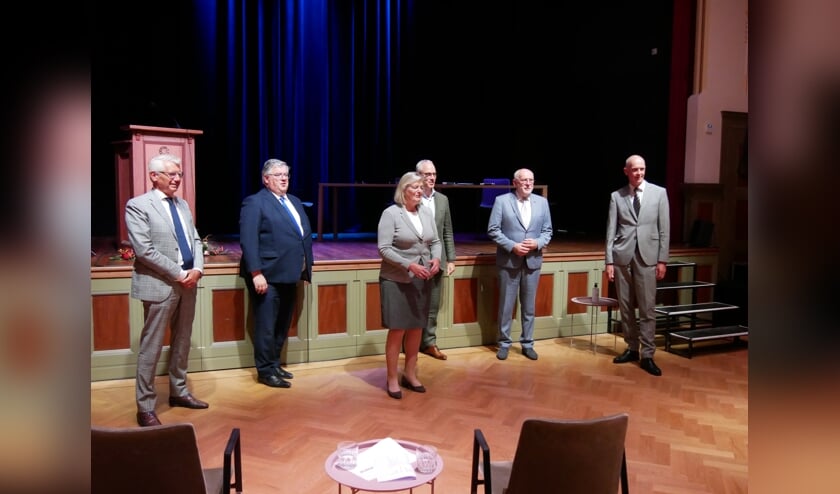 <p>De burgemeesters van, Grave, Nijmegen, Venray, Boxmeer en Sint Anthonis hebben hun handtekening gezet onder de samenwerkingsovereenkomst ‘Regionale aanpak overlastgevende asielzoekers’. </p>