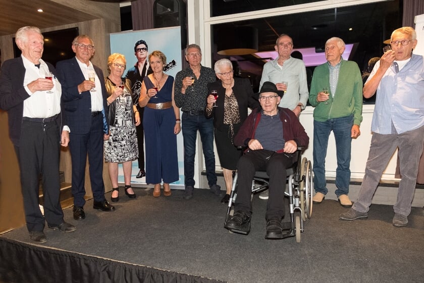 <p>De hele familie op het feest 17 september. (foto: Frans Geenevasen)</p>