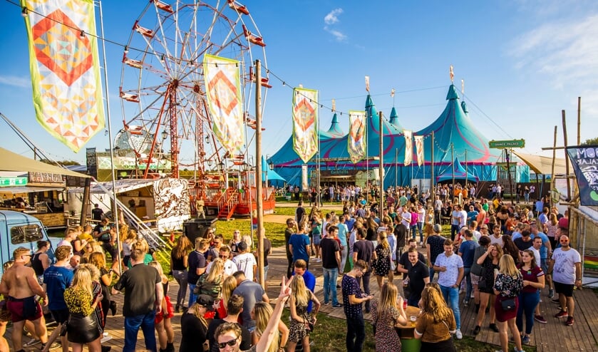 <p>Er mag eindelijk weer gefeest worden op een festival. (foto: Tom Doms)</p>
