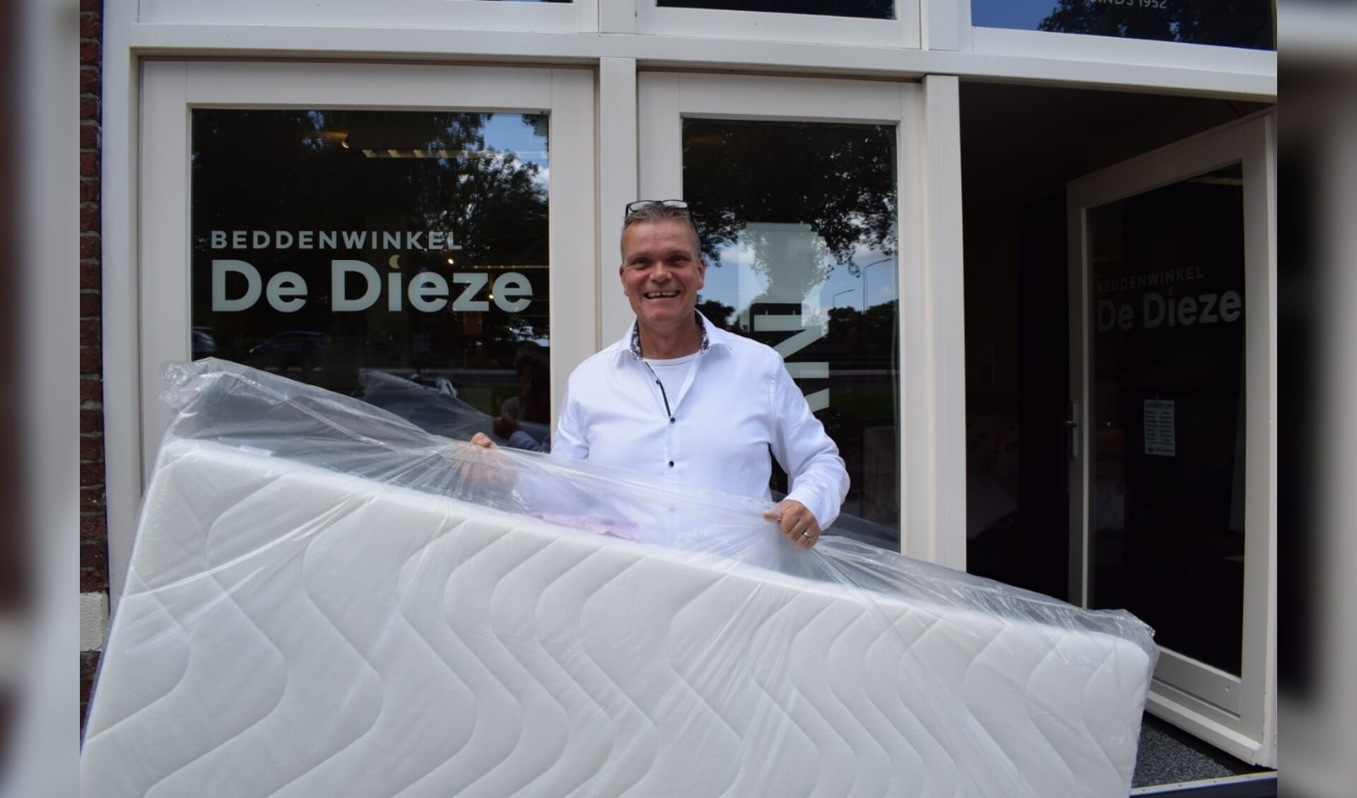 Mark Verhoeven - eigenaar van Beddenwinkel De Dieze in Den Bosch - is blij om iets terug te kunnen doen voor de samenleving.