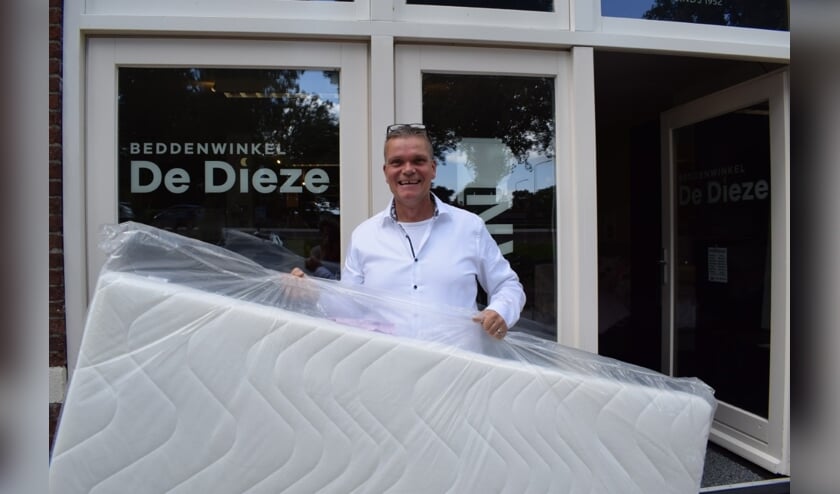 <p>Mark Verhoeven - eigenaar van Beddenwinkel De Dieze in Den Bosch - is blij om iets terug te kunnen doen voor de samenleving.</p>
