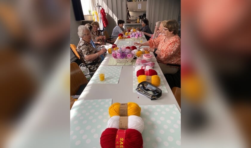 <p>Wil je ook meebreien of -haken voor Stichting Met je hart? Meld je dan aan via iris.vriend@metjehart.nl. </p>