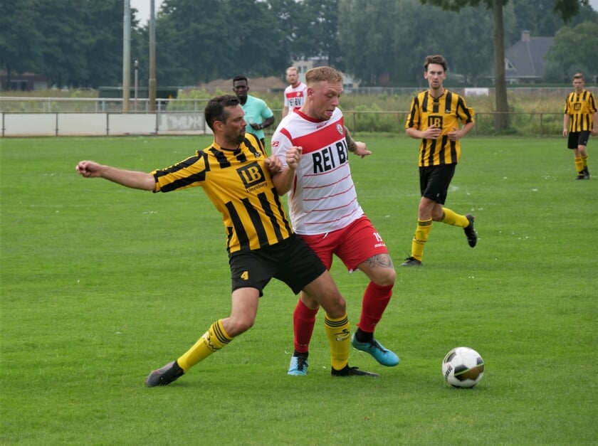 <p>DESO-spits Romano Bloks scoorde drie keer.</p>
