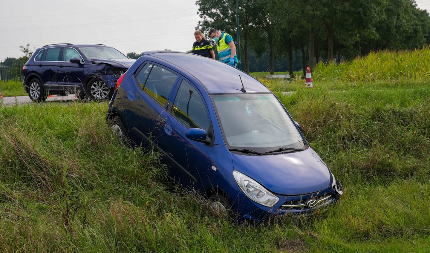 Ongeval op kruising Gewandeweg/Huizenbeemdweg. (Foto: Gabor Heeres, Foto Mallo)