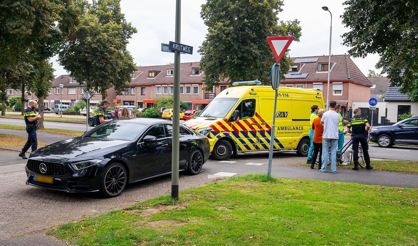 Fietsster gewond bij ongeval op Braakstraat. (Foto: Gabor Heeres, Foto Mallo)