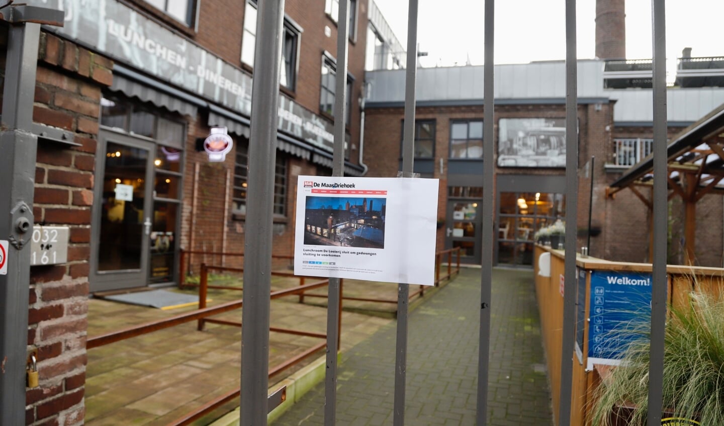 De Looierij heeft de poorten weer gesloten. Op het hek een screenshot van het artikel op Kliknieuws over de sluiting.
