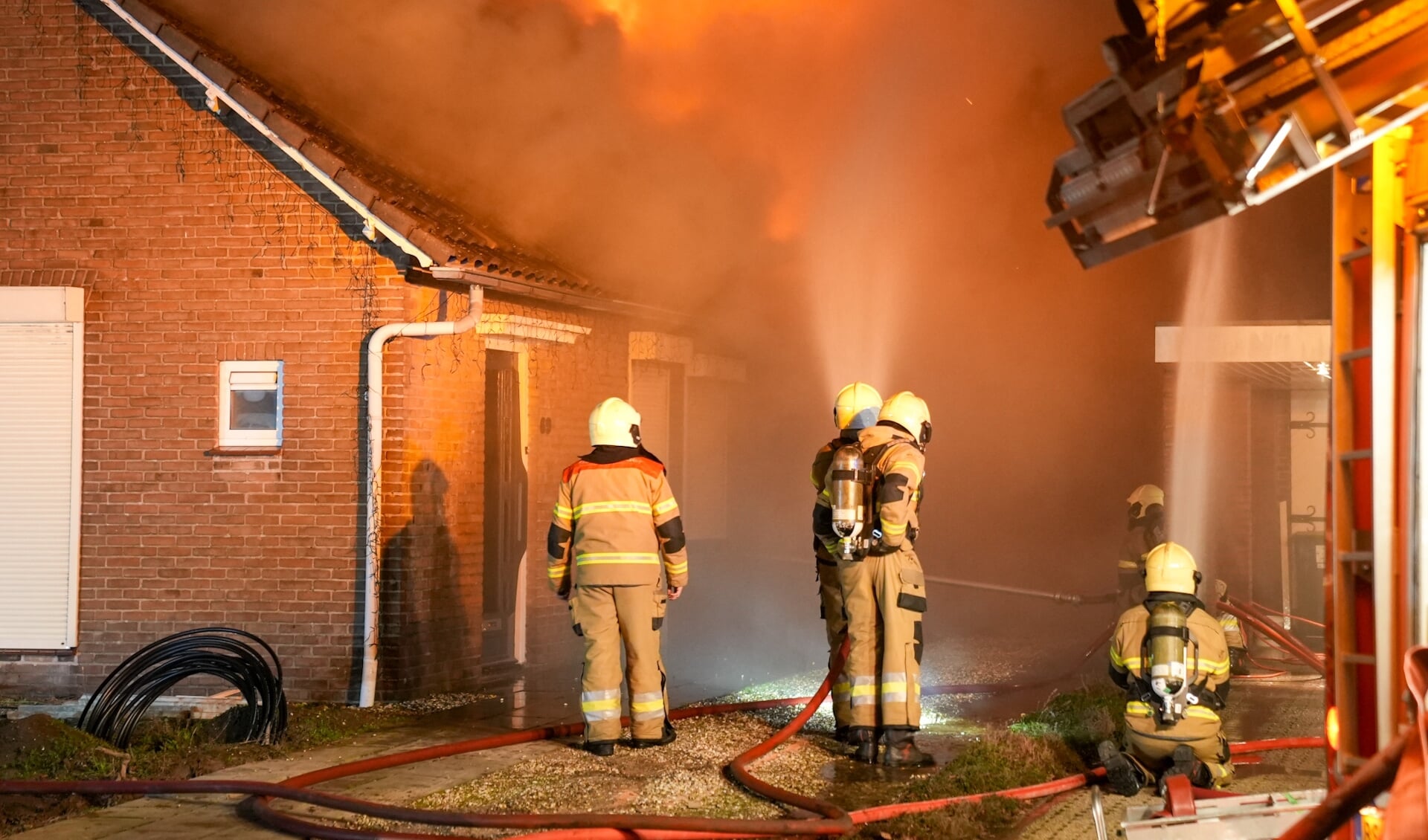 Grote brand in woning aan Molenweg in Berghem