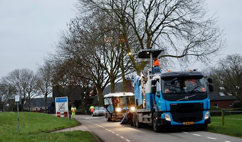 De Odiliadijk in Sint Agatha krijgt nieuw asfalt.