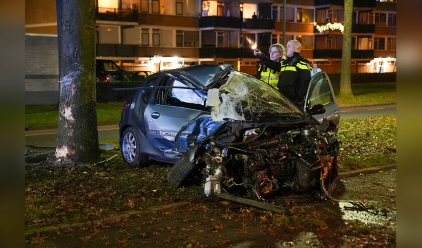 Zwaar ongeval op Zaltbommelsweg, bestuurder wonder boven wonder niet gewond  