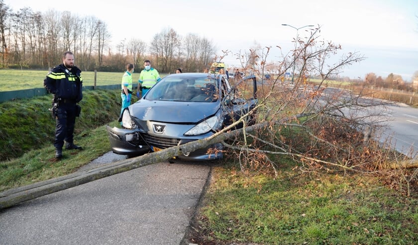 In Oeffelt veroorzaakte een dronken man een eenzijdig ongeluk.