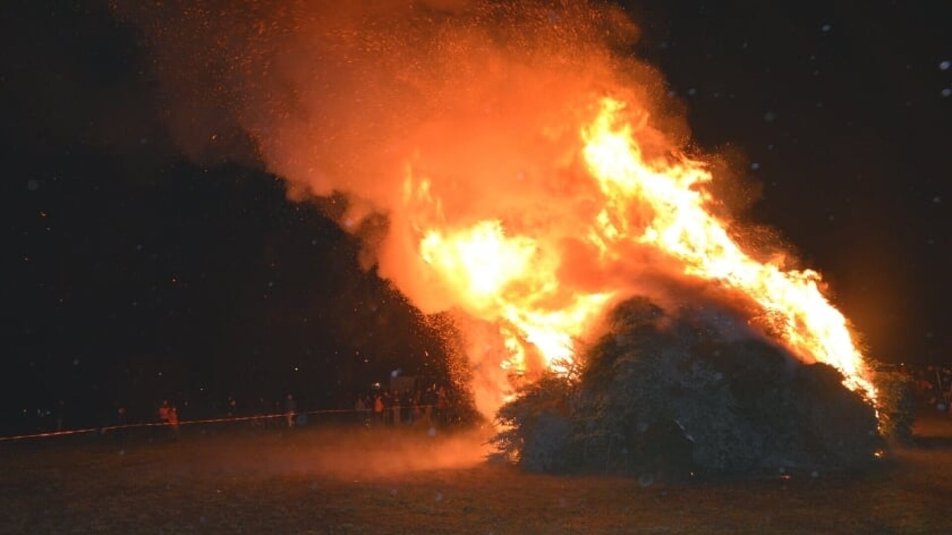 Kerstboomverbranding bij de familie van Erp in Berghem.
